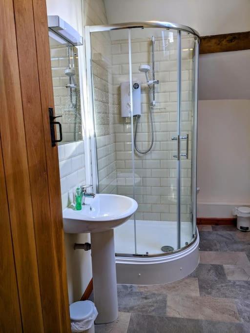 The Old Granary Farm Cottage Abergavenny Zewnętrze zdjęcie