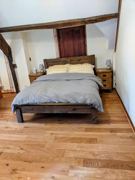 The Old Granary Farm Cottage Abergavenny Zewnętrze zdjęcie